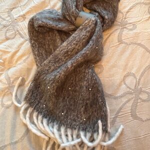 Nordstrom Gray and White Cozy Scarf NEW
